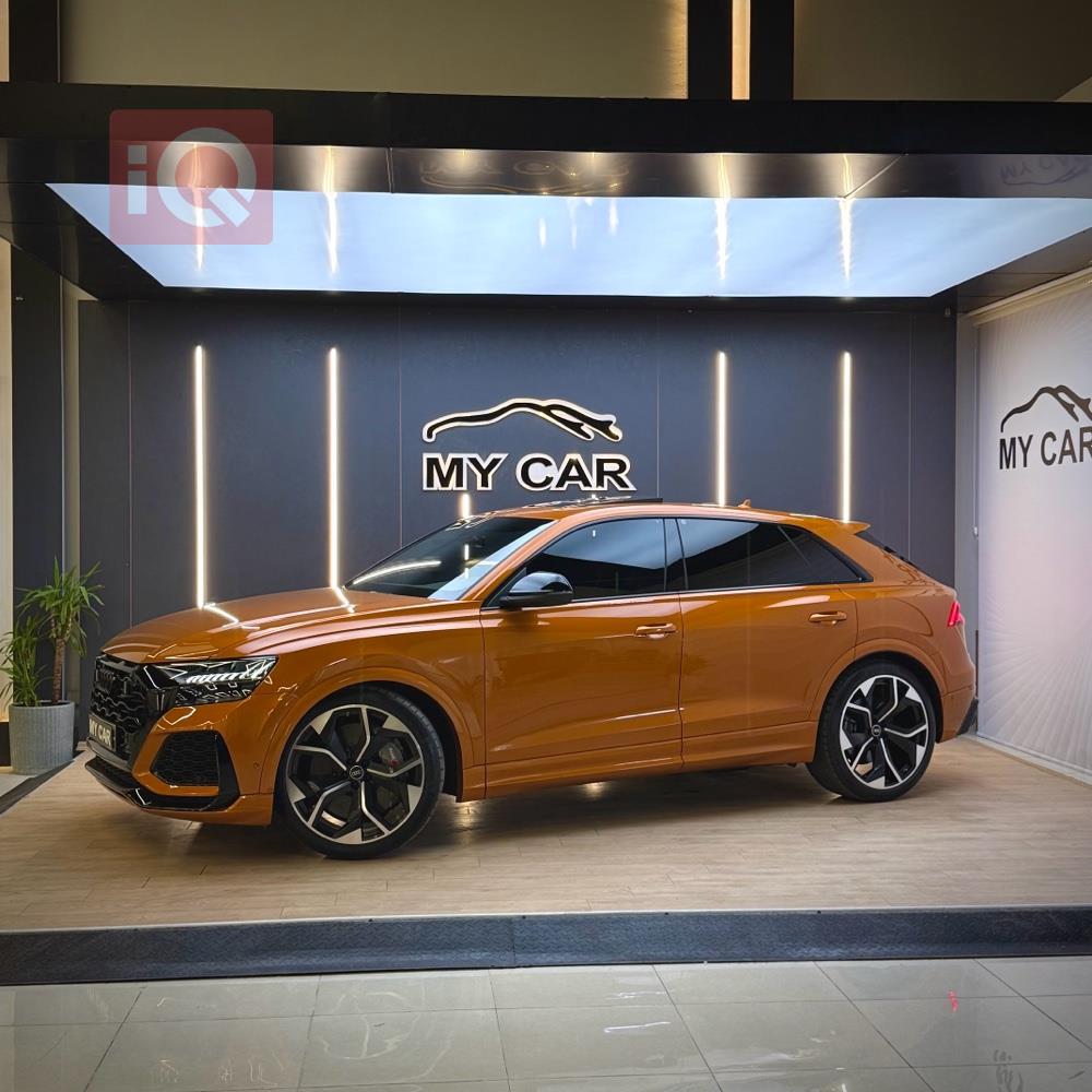 Audi RSQ8